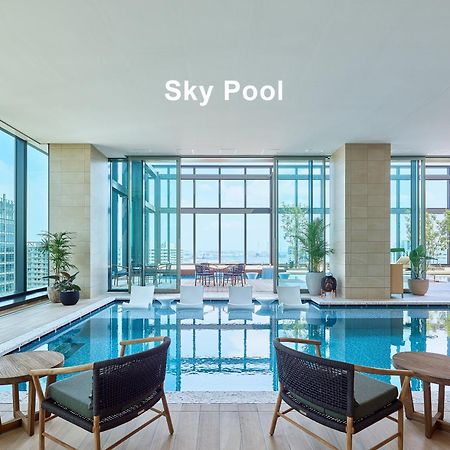 Mitsui Garden Hotel Yokohama Minatomirai Premier Ngoại thất bức ảnh Sky Pool
