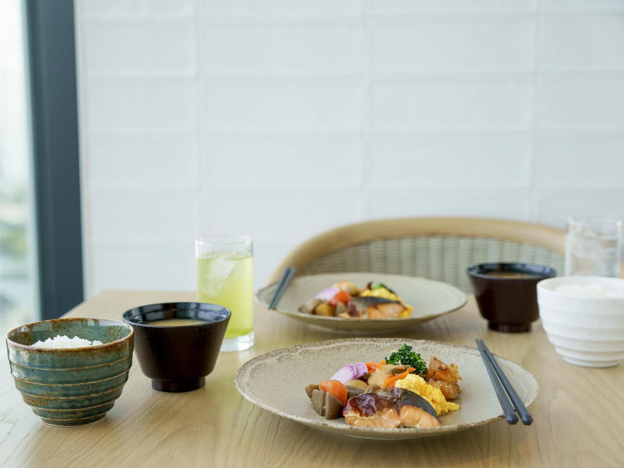 Mitsui Garden Hotel Yokohama Minatomirai Premier Ngoại thất bức ảnh A Japanese meal