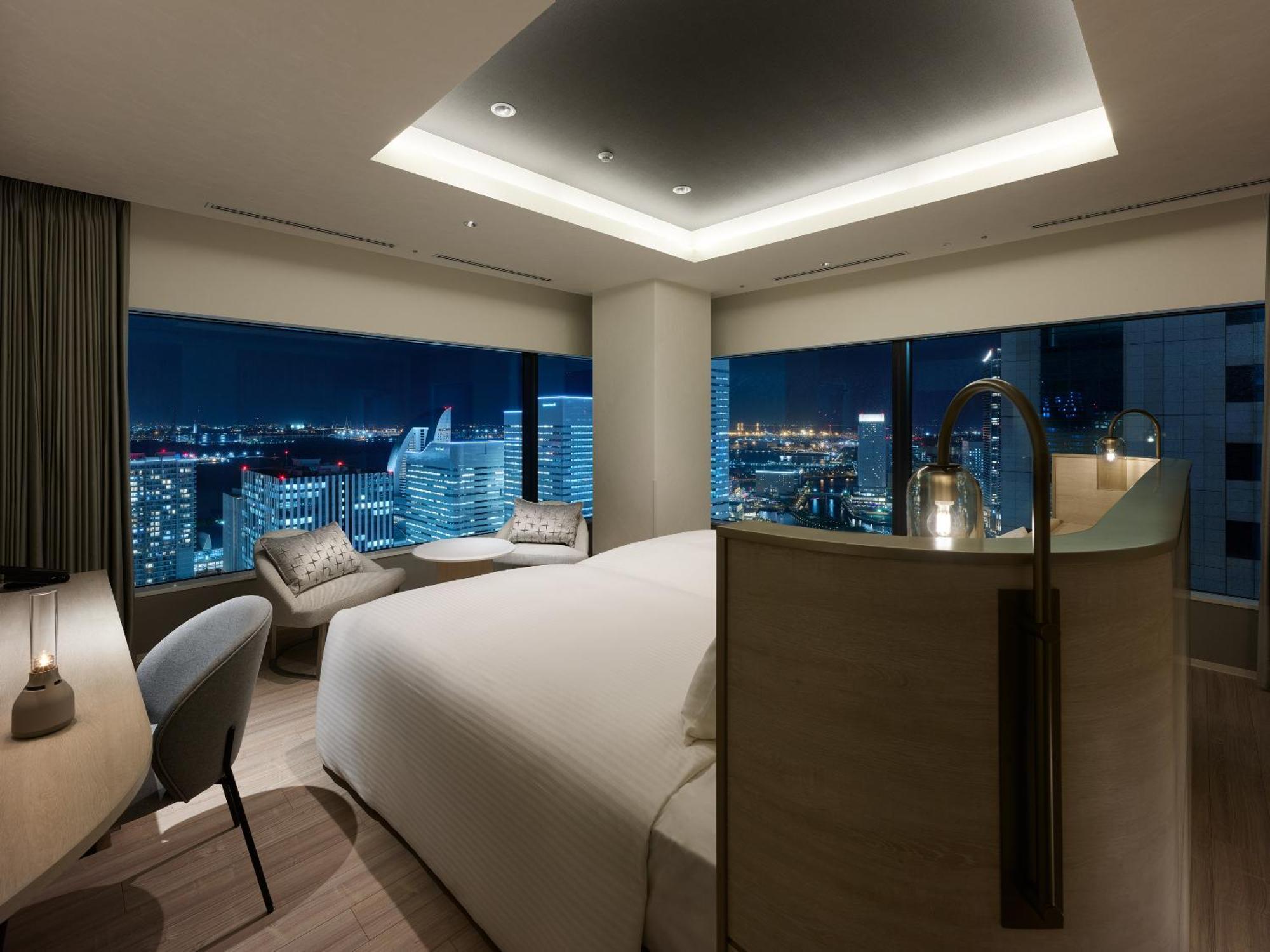 Mitsui Garden Hotel Yokohama Minatomirai Premier Ngoại thất bức ảnh A bedroom at the hotel