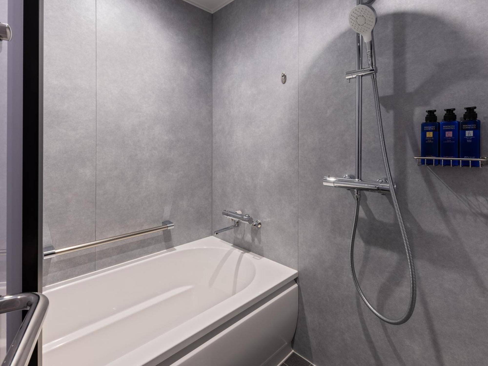 Mitsui Garden Hotel Yokohama Minatomirai Premier Ngoại thất bức ảnh A shower bath